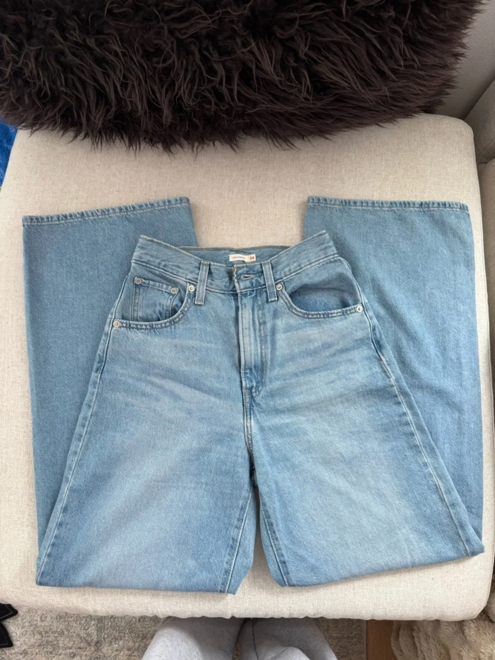 Levi's Light Blue High-Rise Straight Jeans - Picture 2 of 4